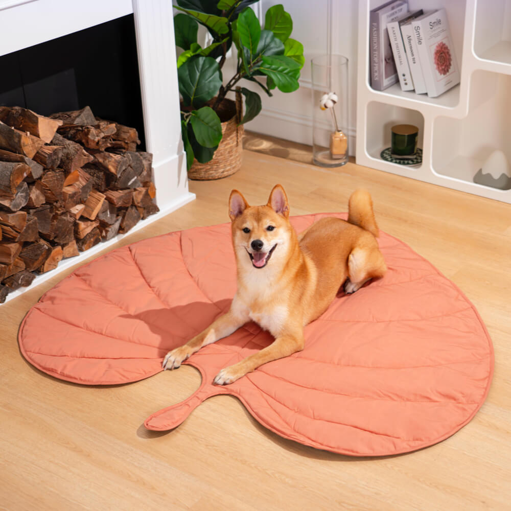 Leaf-Shaped Dog Blanket and Couch Mat, Machine Washable