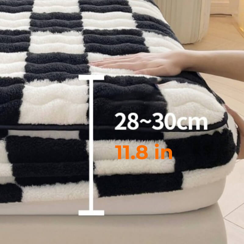 Checkered Milk Velvet Fitted Mattress Cover with Elastic Band