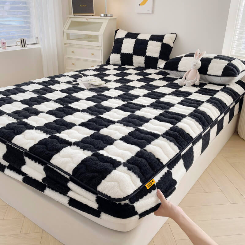 Checkered Milk Velvet Fitted Mattress Cover with Elastic Band