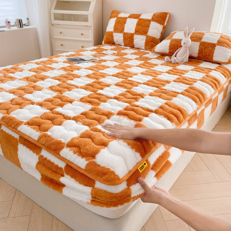 Checkered Milk Velvet Fitted Mattress Cover with Elastic Band