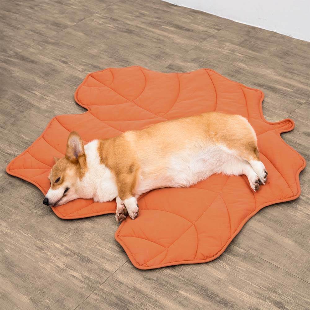 Leaf-Shaped Dog Blanket and Couch Mat, Machine Washable